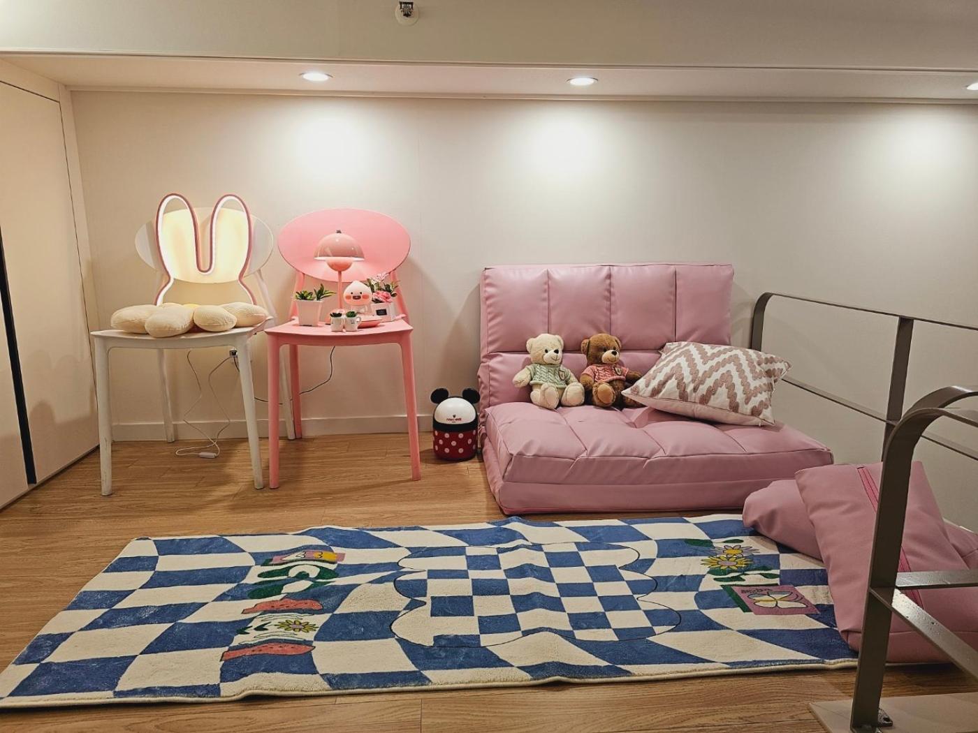 Apartment Sillim Sindaebang Station Gocheok Sky Dome Lovely House Seoul