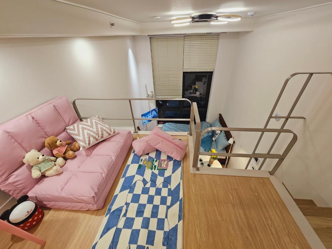 Apartment Sillim Sindaebang Station Gocheok Sky Dome Lovely House Seoul