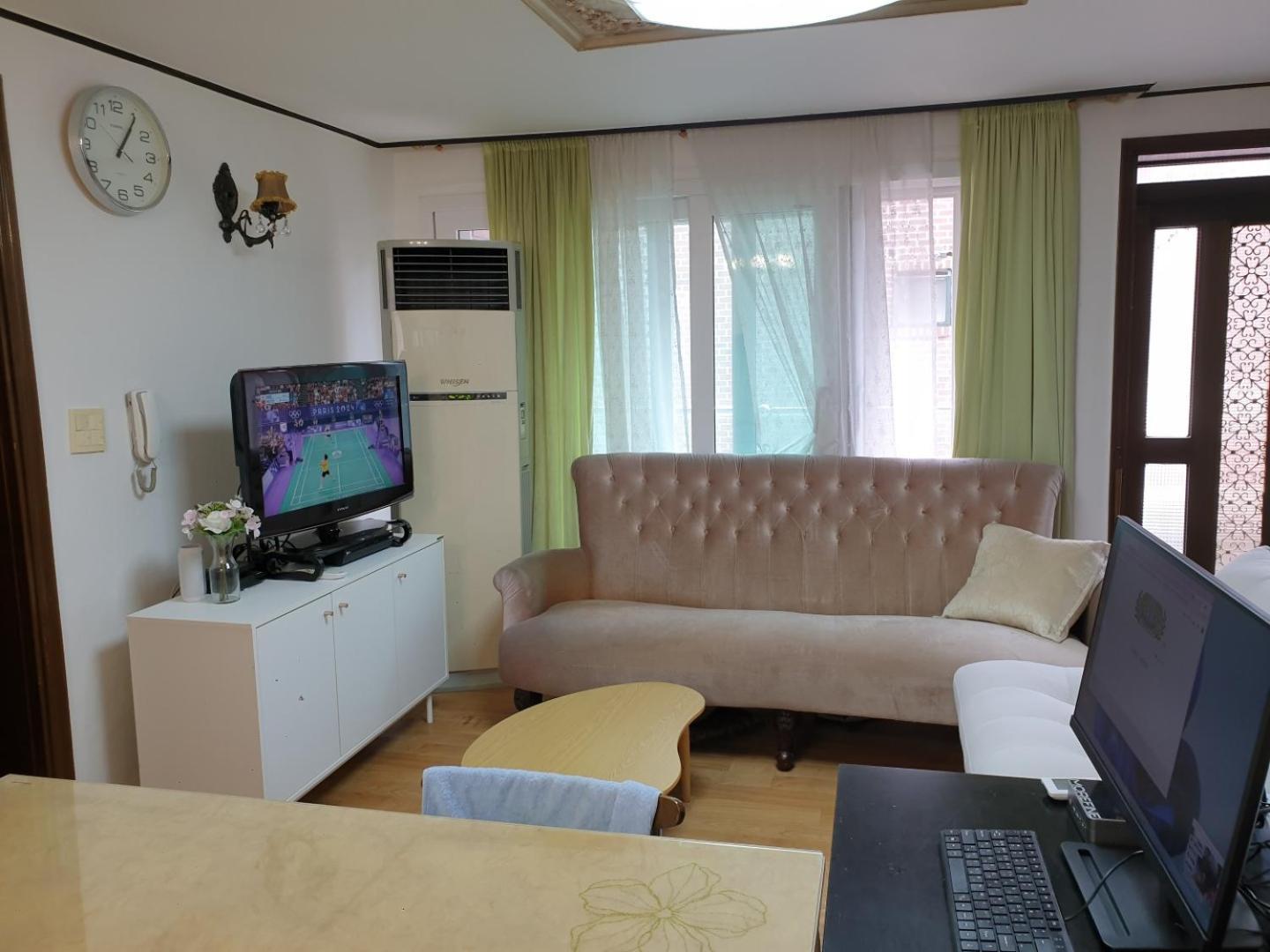 Jian House Bed & Breakfast *