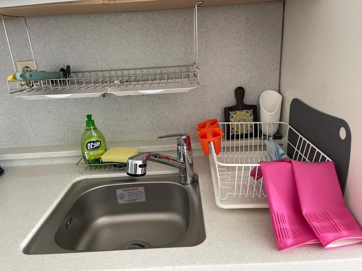 Hongdae 3 - 1min From Hongik Uni Station Exit #1 Apartment