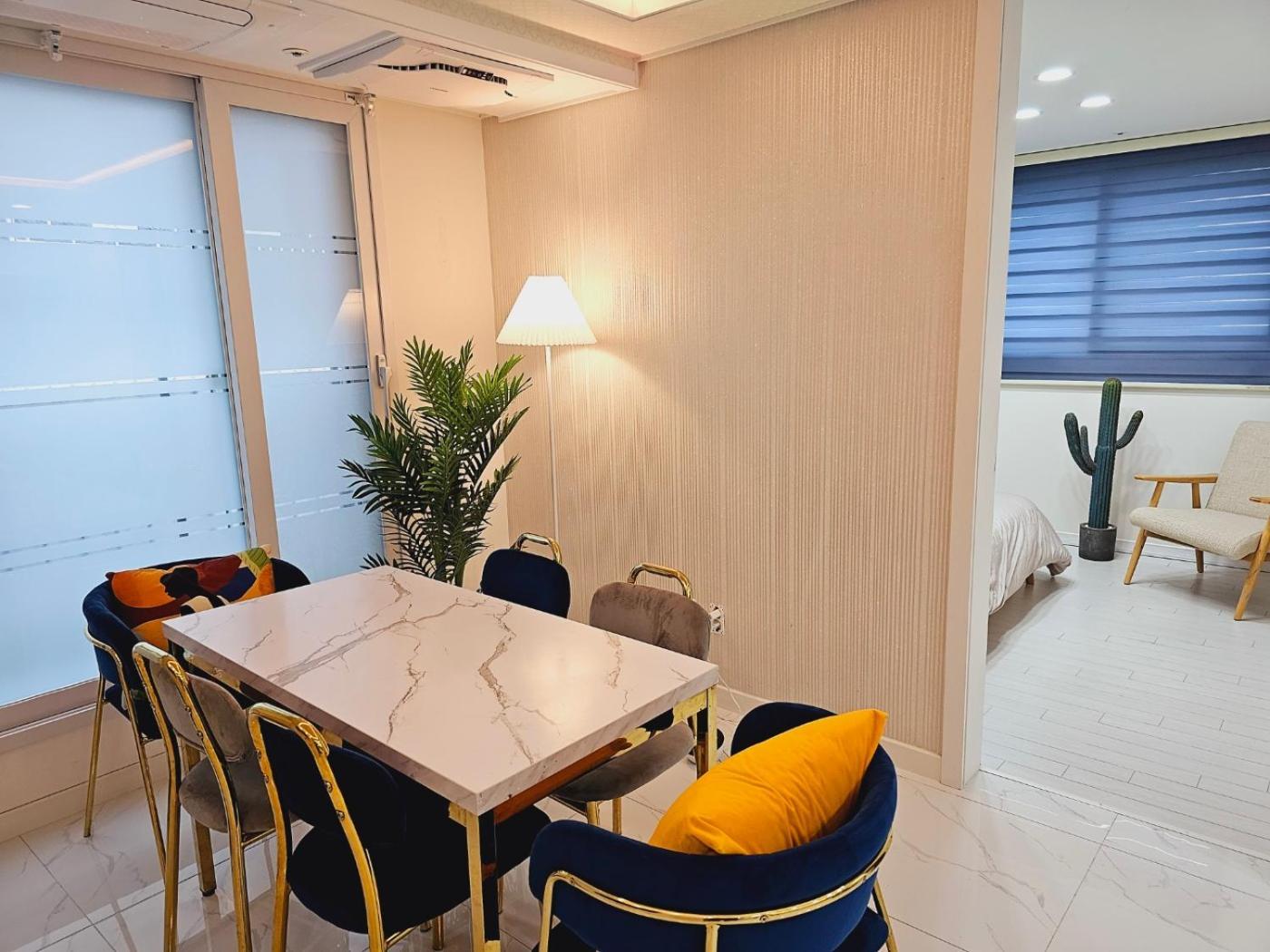 Hwaogok Large Three Bedroom - 10mins To Gimpo Airport