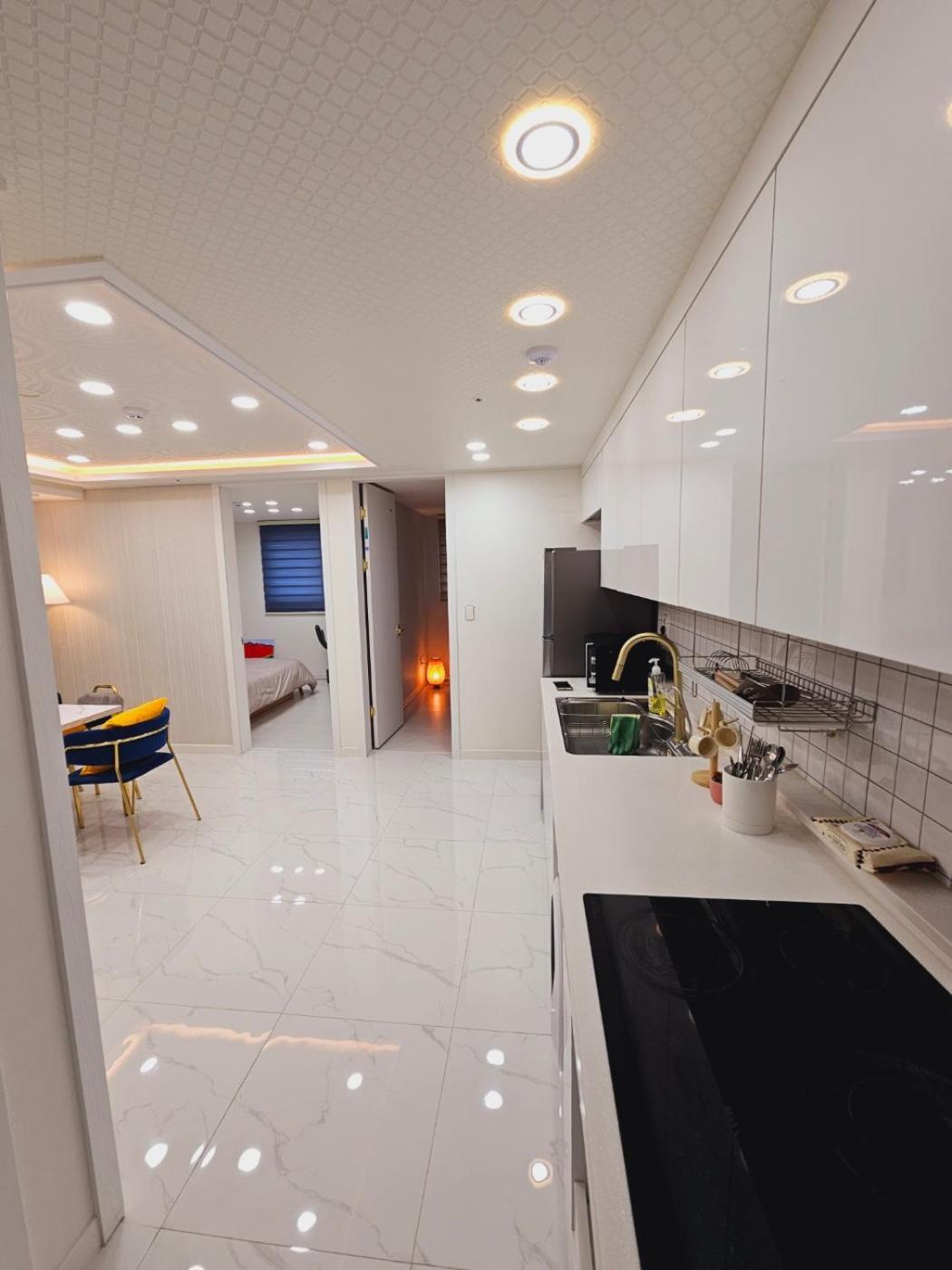 Hwaogok Large Three Bedroom - 10mins To Gimpo Airport Seoul