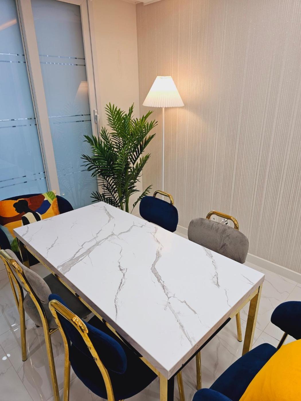 Hwaogok Large Three Bedroom - 10mins To Gimpo Airport Villa Seoul