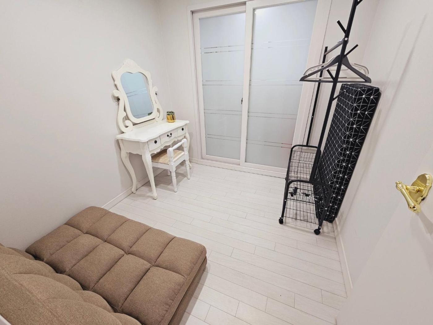 Villa Hwaogok Large Three Bedroom - 10mins To Gimpo Airport