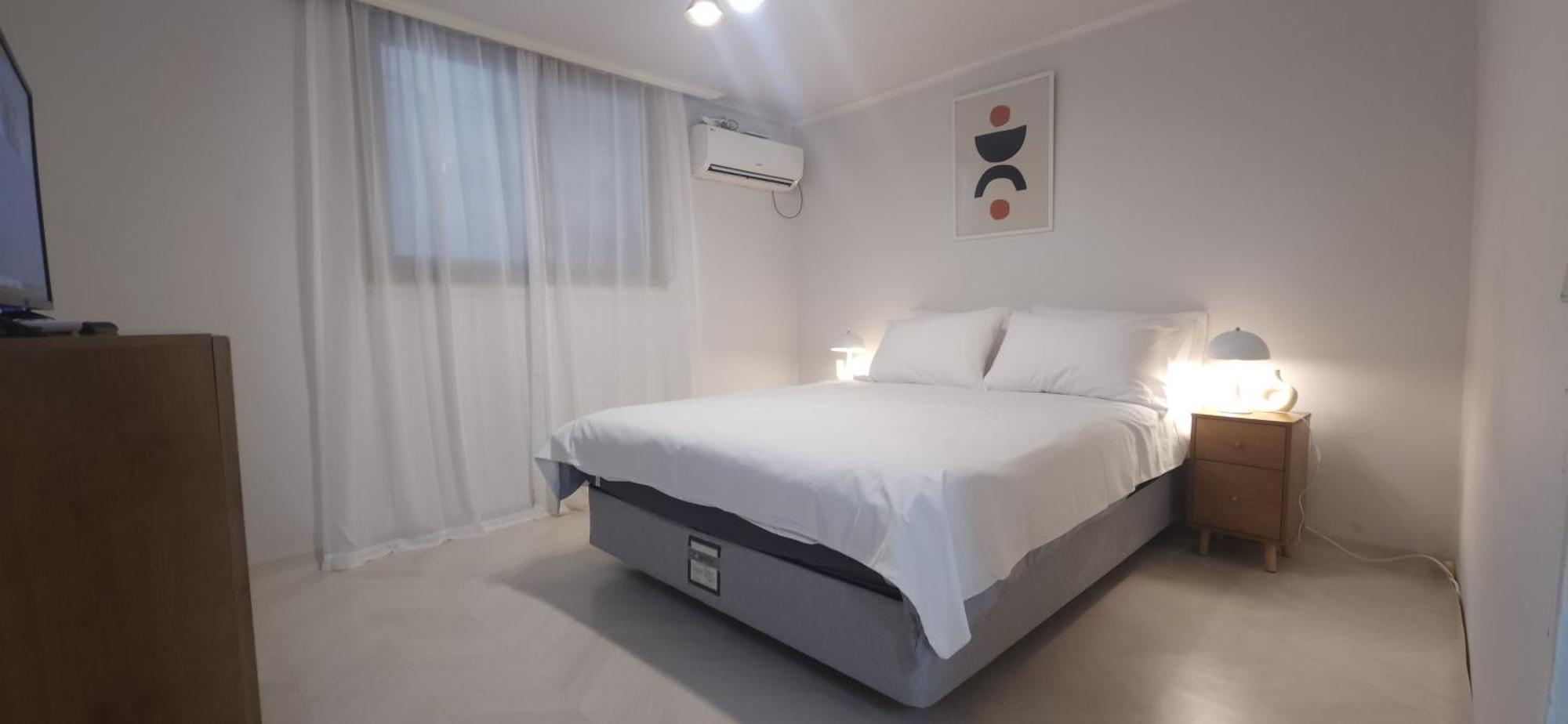 Apartment B-1 White Linen House