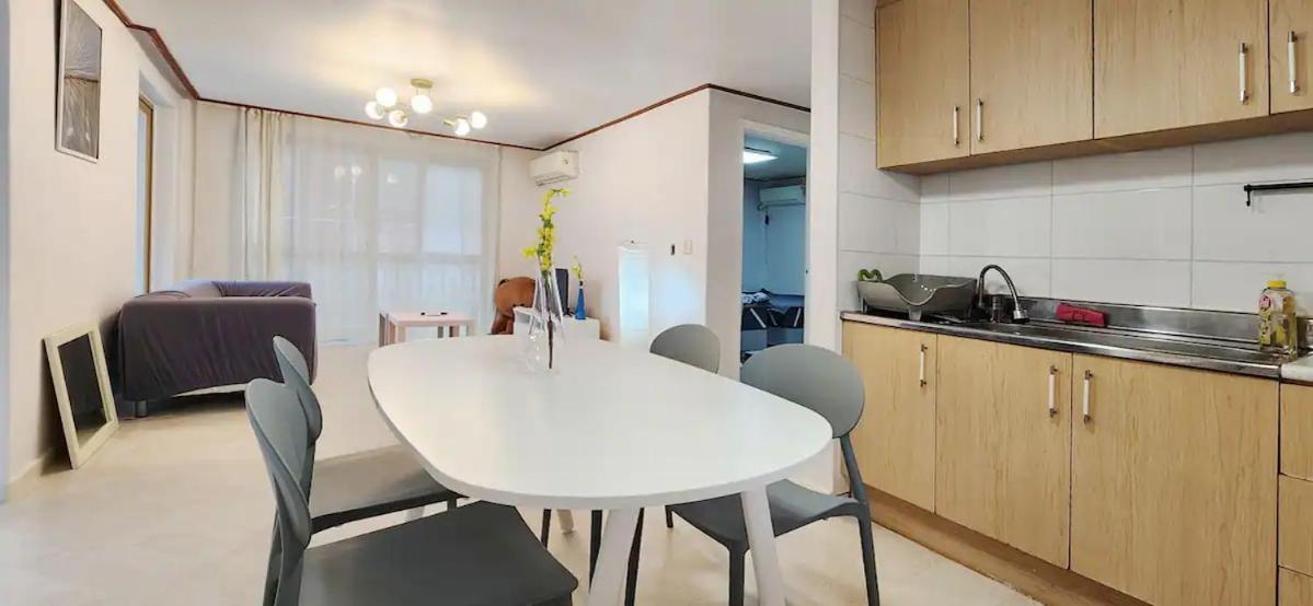 B-1 White Linen House Apartment *