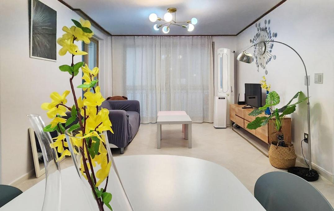 B-1 White Linen House *