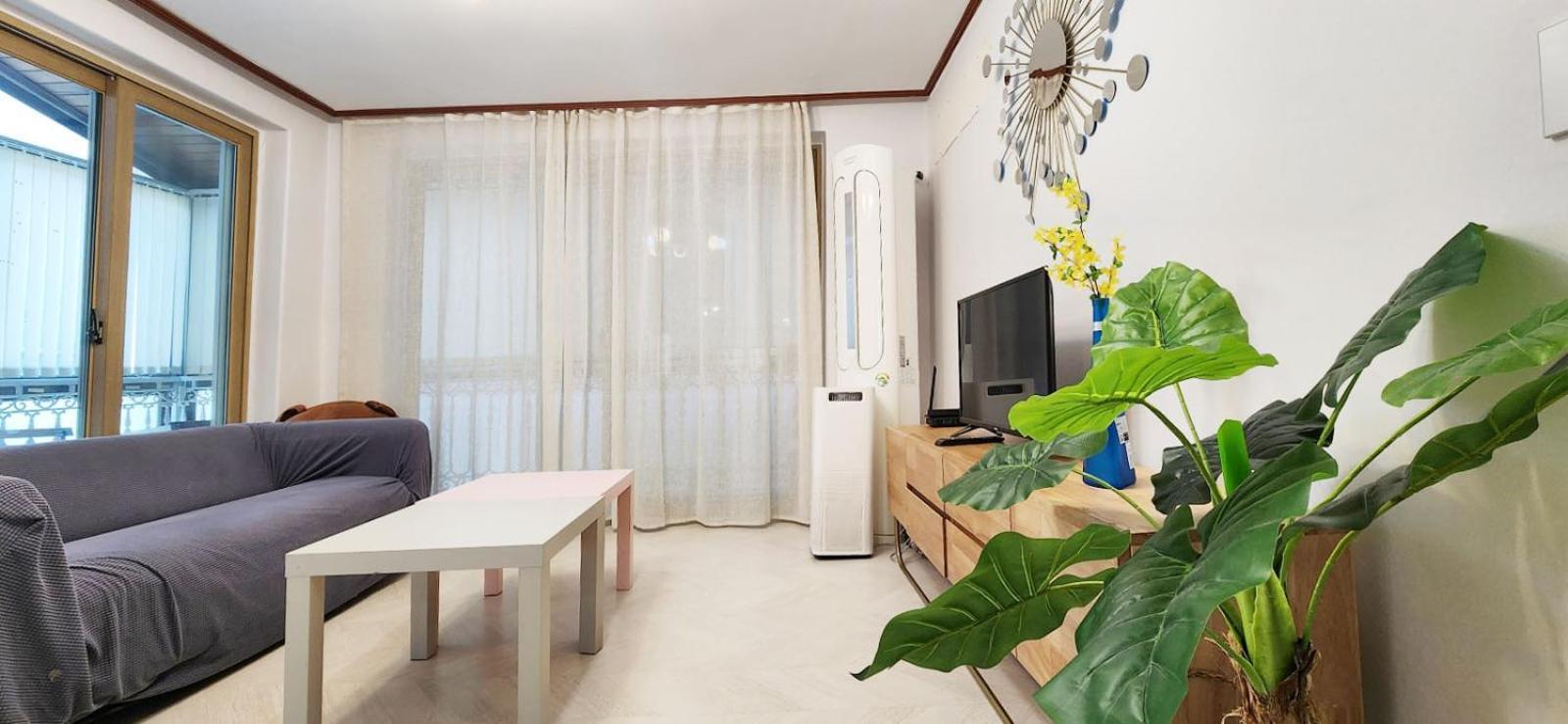 Apartment B-1 White Linen House