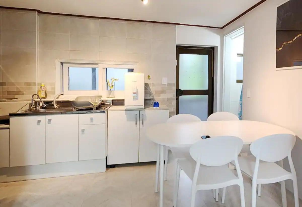 B-1 White Linen House Apartment *