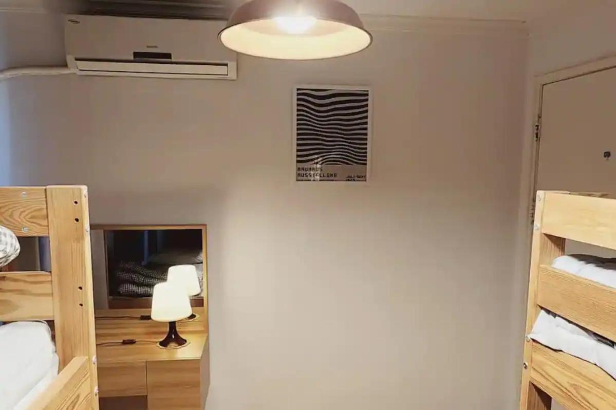 Apartment B-1 White Linen House *
