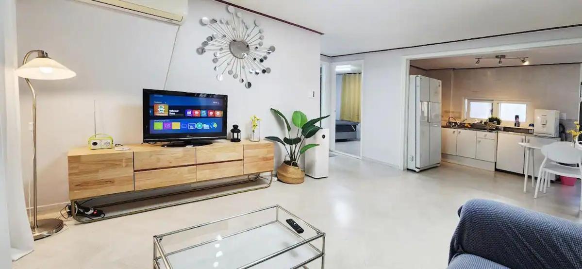 B-1 White Linen House