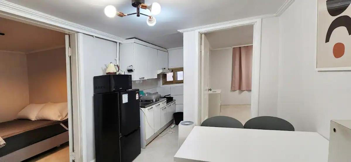 Apartment B-1 White Linen House Seoul
