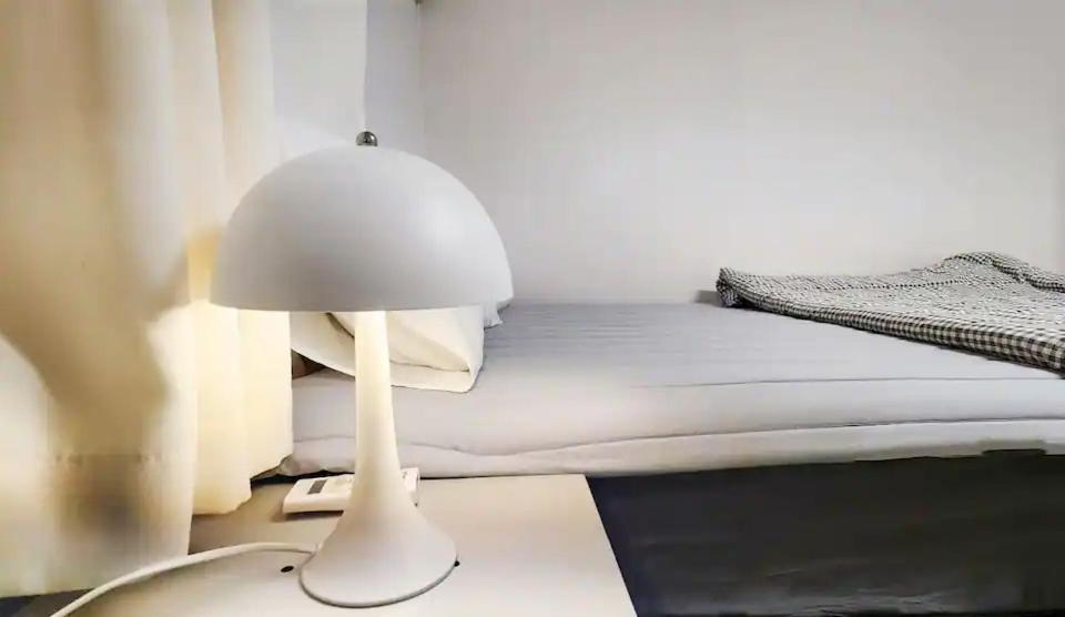 Apartment B-1 White Linen House *