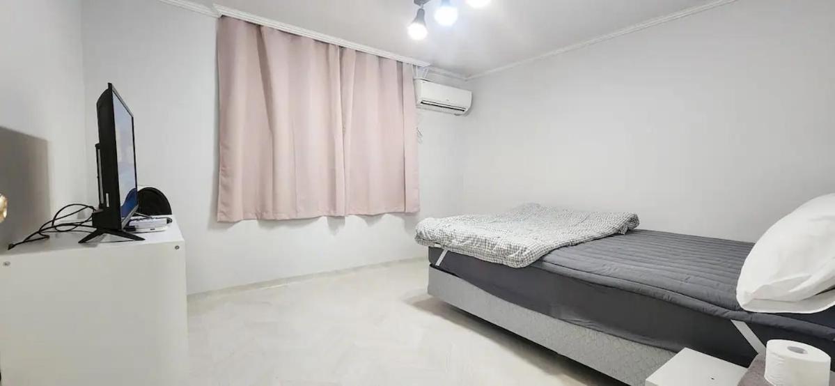 B-1 White Linen House Apartment Seoul
