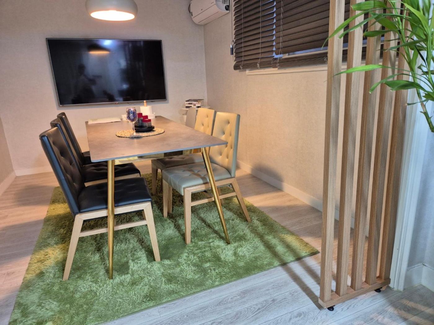 Apartment The Hari House
