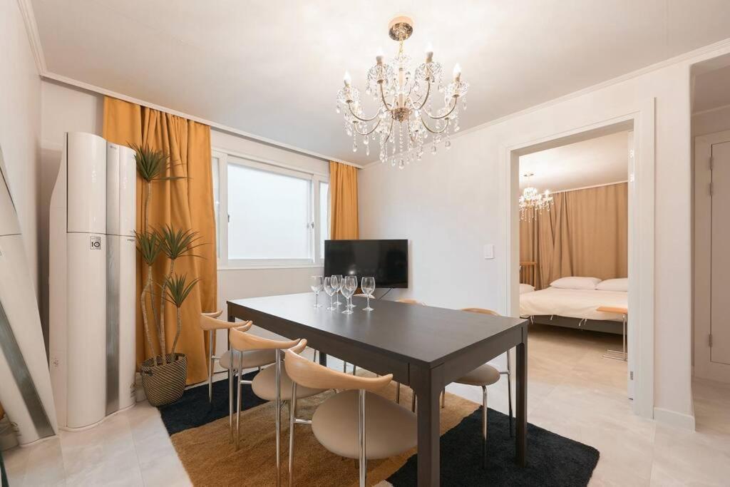 Triple Metro Station Area House Villa