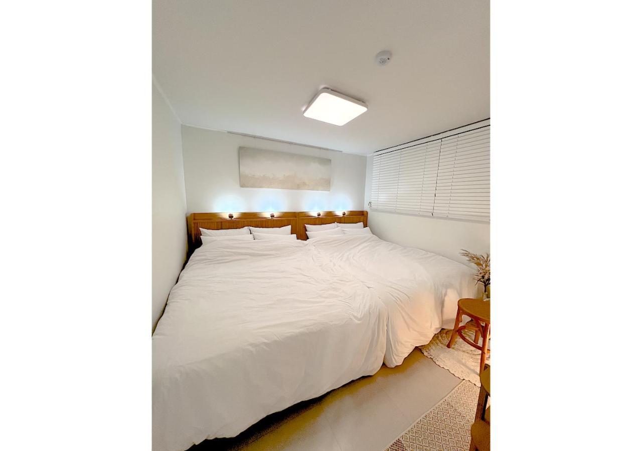 Open Special Price, A Beautiful Accommodation, Seoul, Station In Front Of Hankuk Of Foreign Studies, Bedding, Queen3, Bathroom1, Remodeling, Cozy, Yellow Moon * Seoul