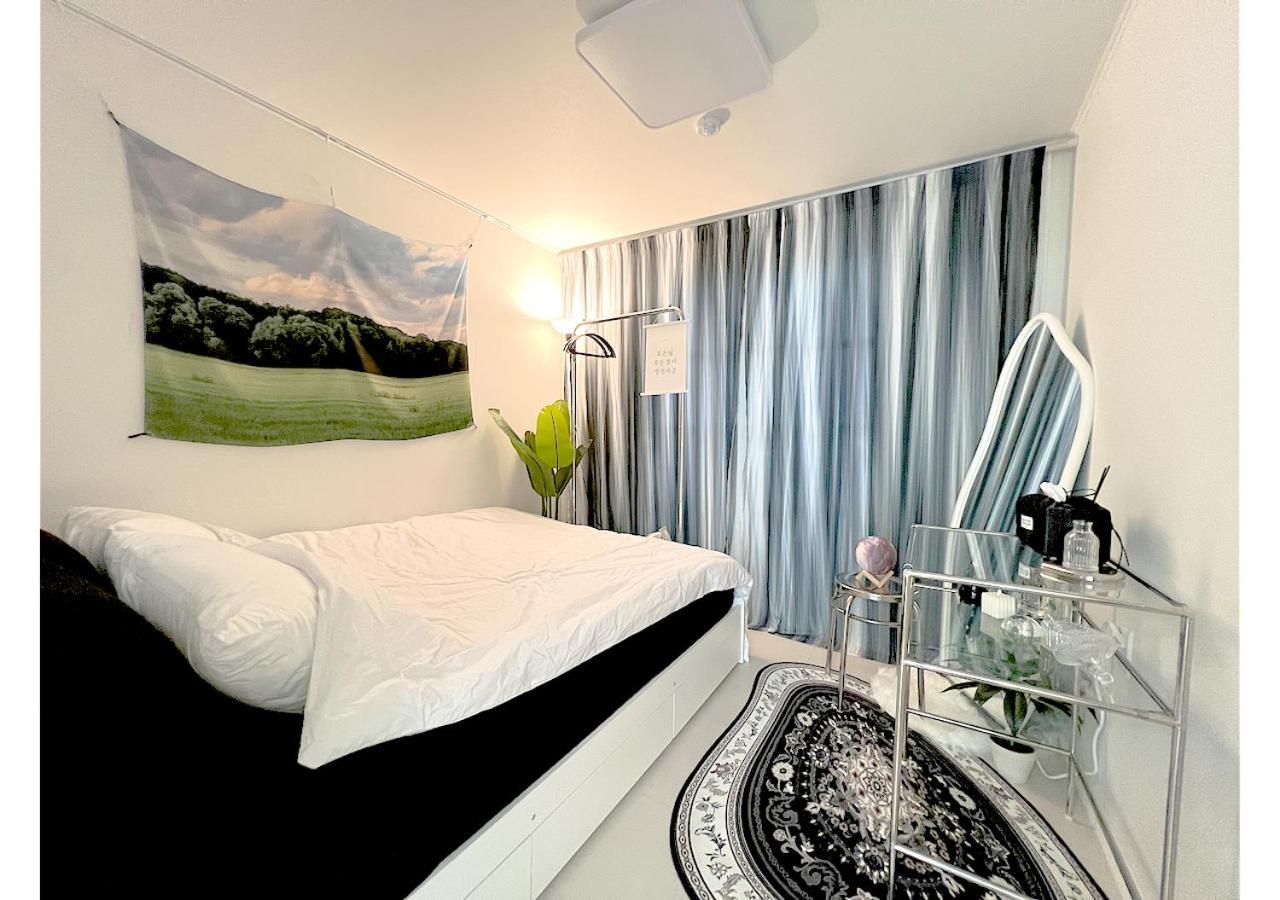 Open Special Price, A Beautiful Accommodation, Seoul, Station In Front Of Hankuk Of Foreign Studies, Bedding, Queen3, Bathroom1, Remodeling, Cozy, Yellow Moon Apartment *