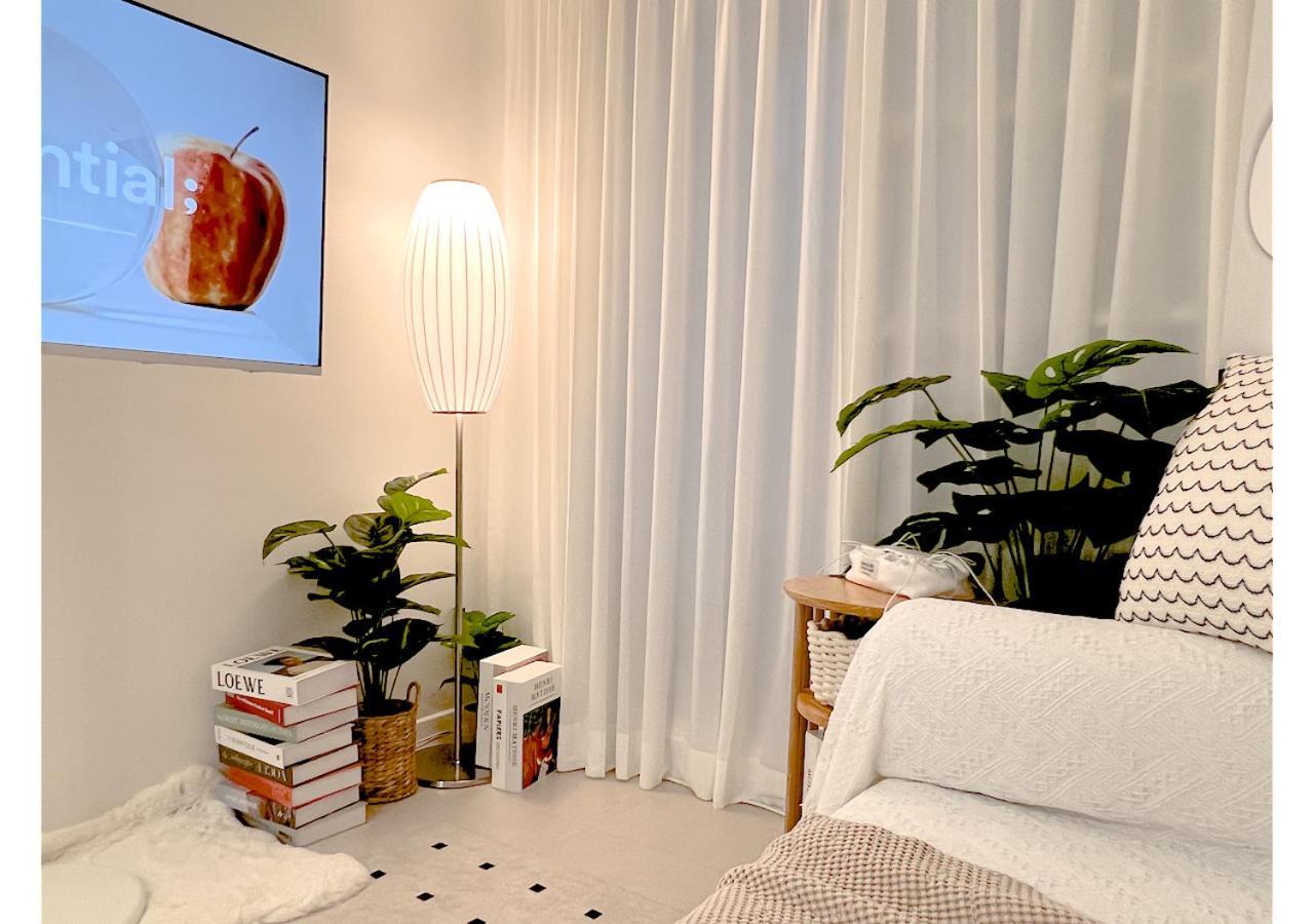 Open Special Price, A Beautiful Accommodation, Seoul, Station In Front Of Hankuk Of Foreign Studies, Bedding, Queen3, Bathroom1, Remodeling, Cozy, Yellow Moon * Seoul