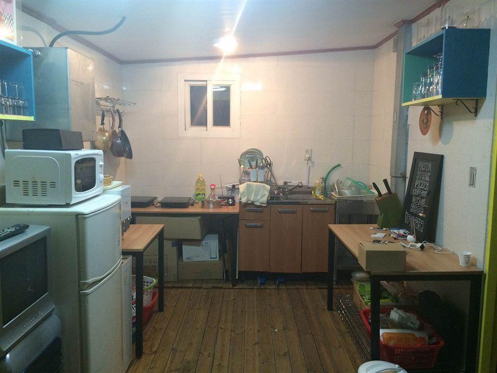 Sinchon Sisters Hostel