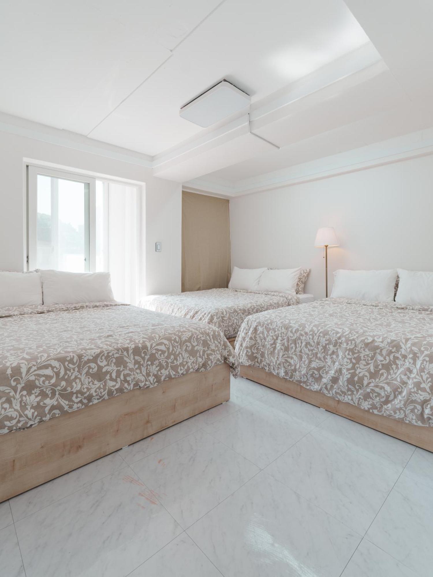 Seogyohuestay Guest house