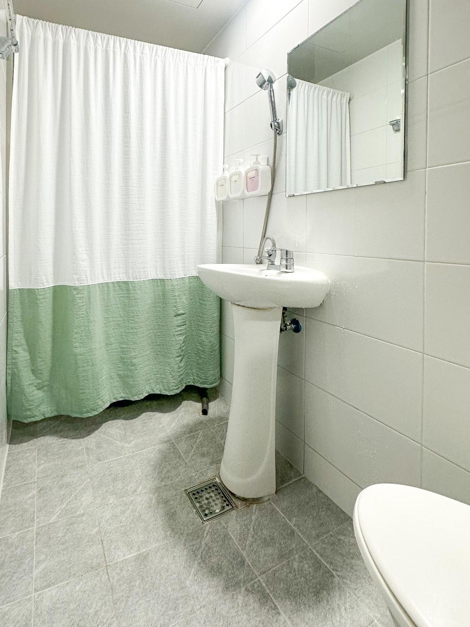 Cozy Konkuk Apartment