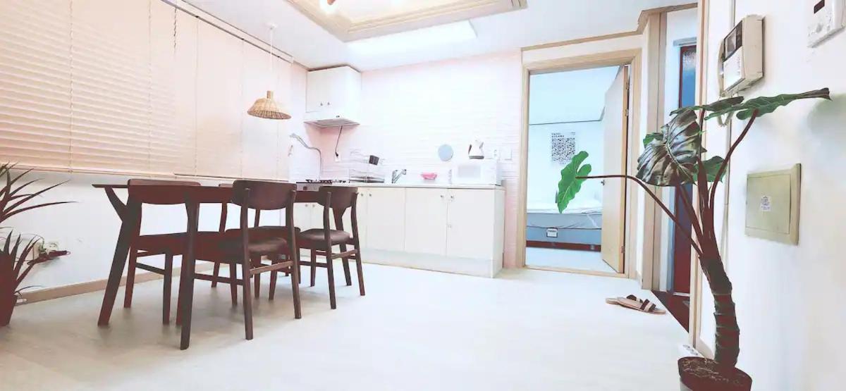 C-1 White Linen House,3br