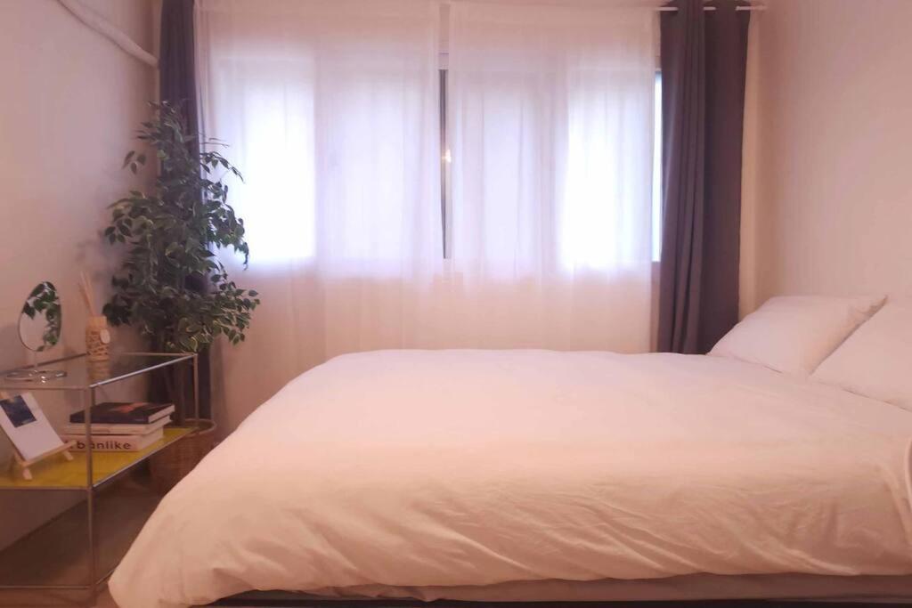 Apartment K-10 White Linen House *