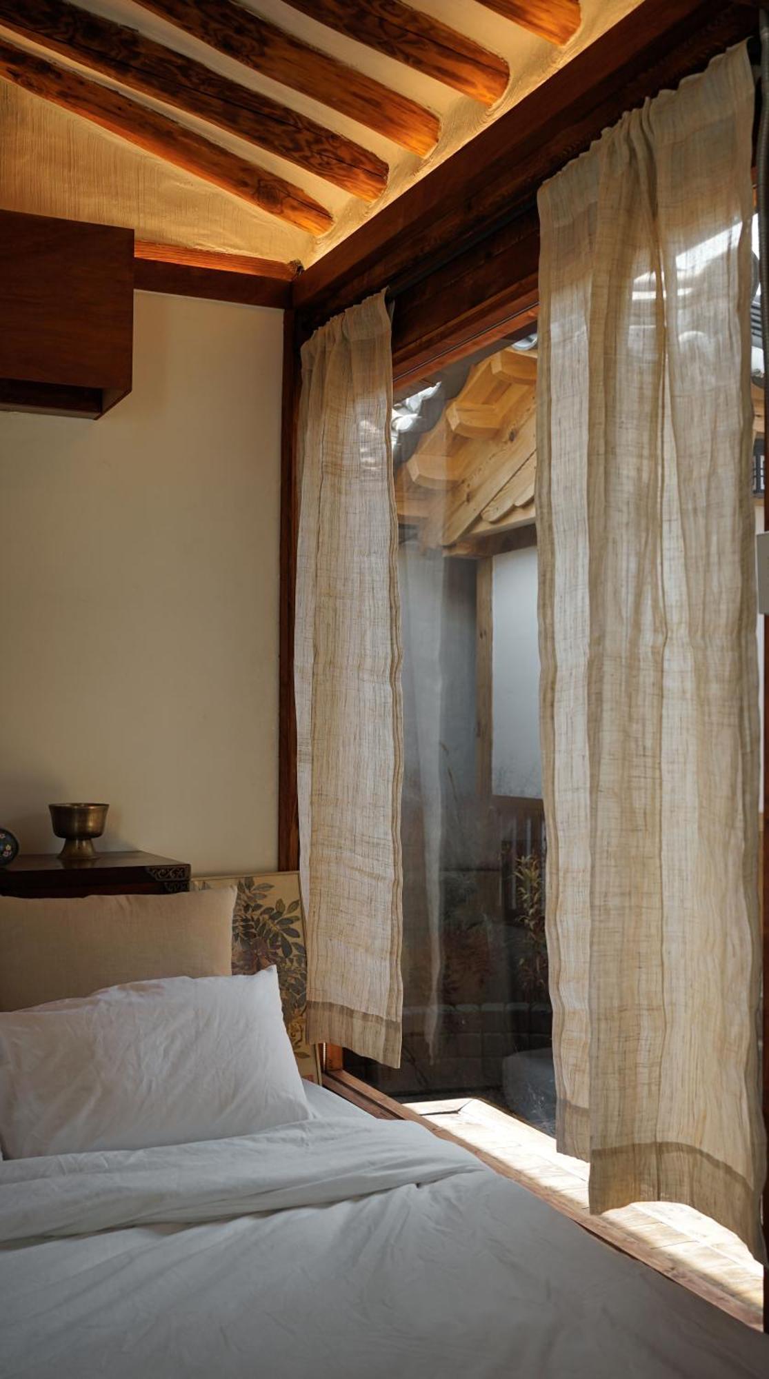 Unwadang Private Luxury Hanok House In Bukchon Seoul