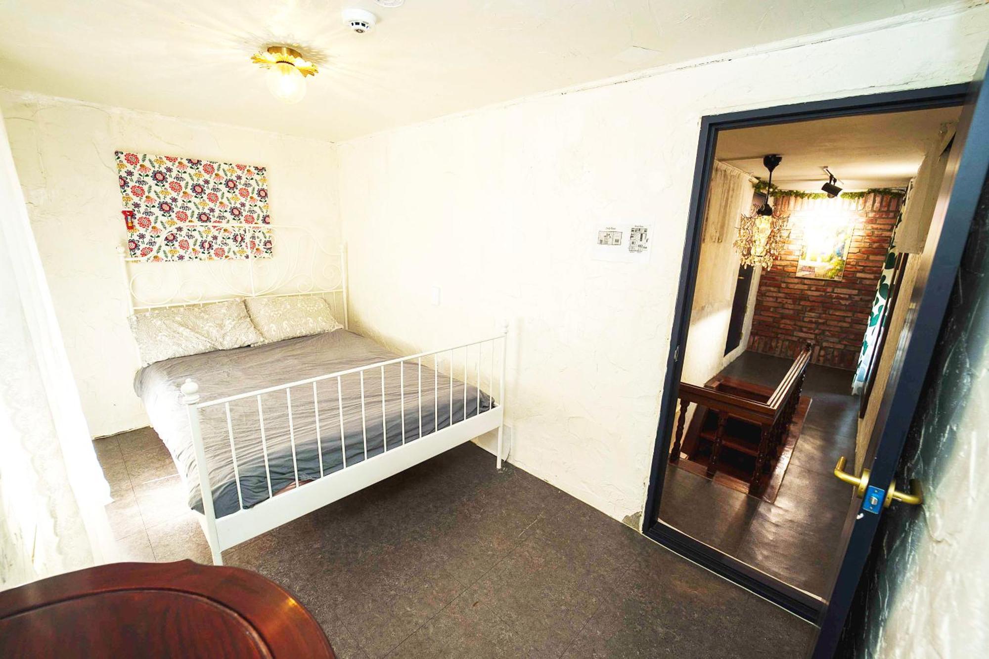 Gu & Anne House Sinchon