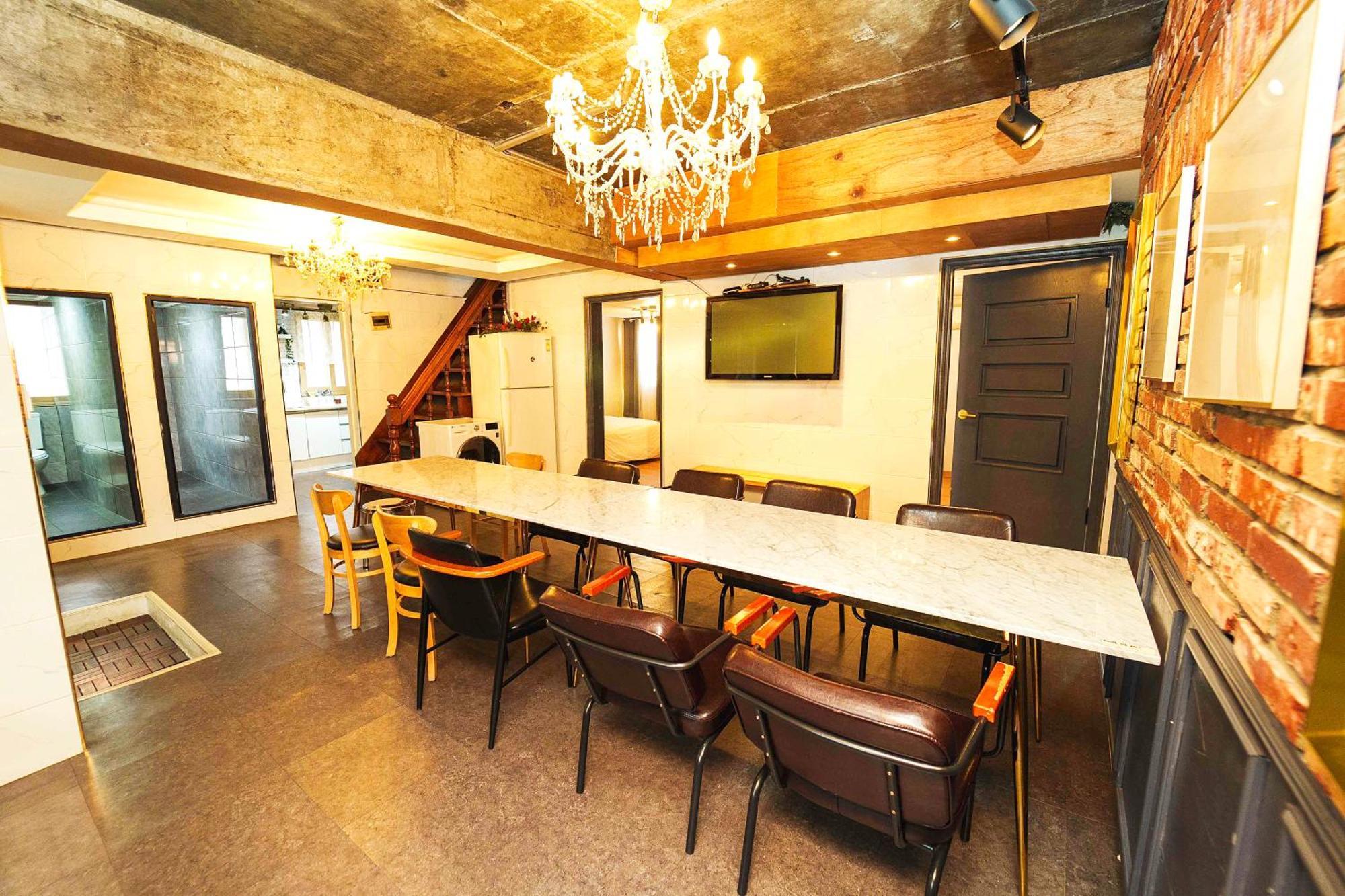Gu & Anne House Sinchon Apartment