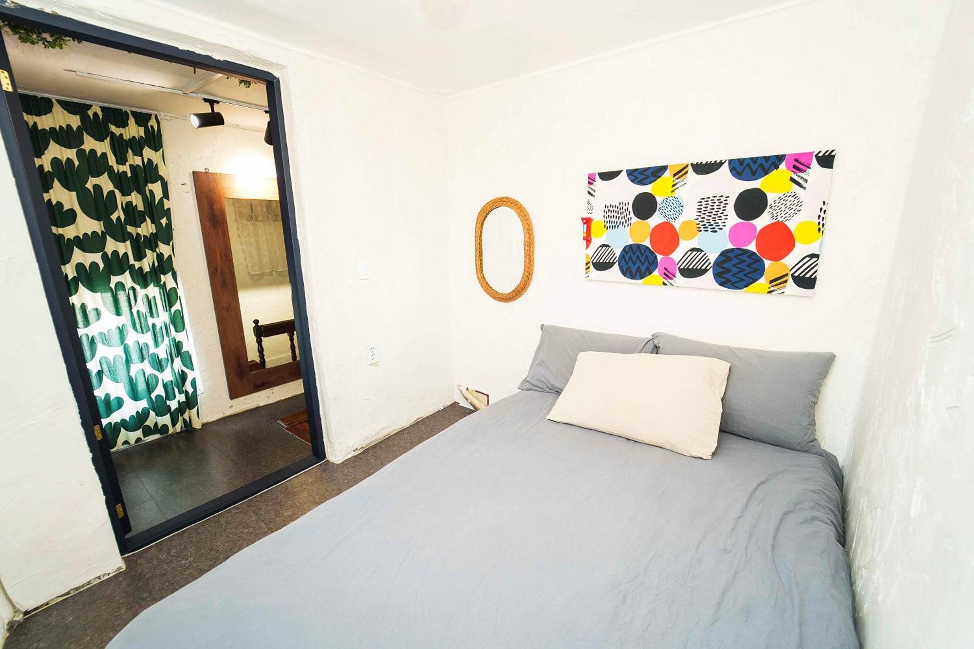 Gu & Anne House Sinchon Apartment Seoul