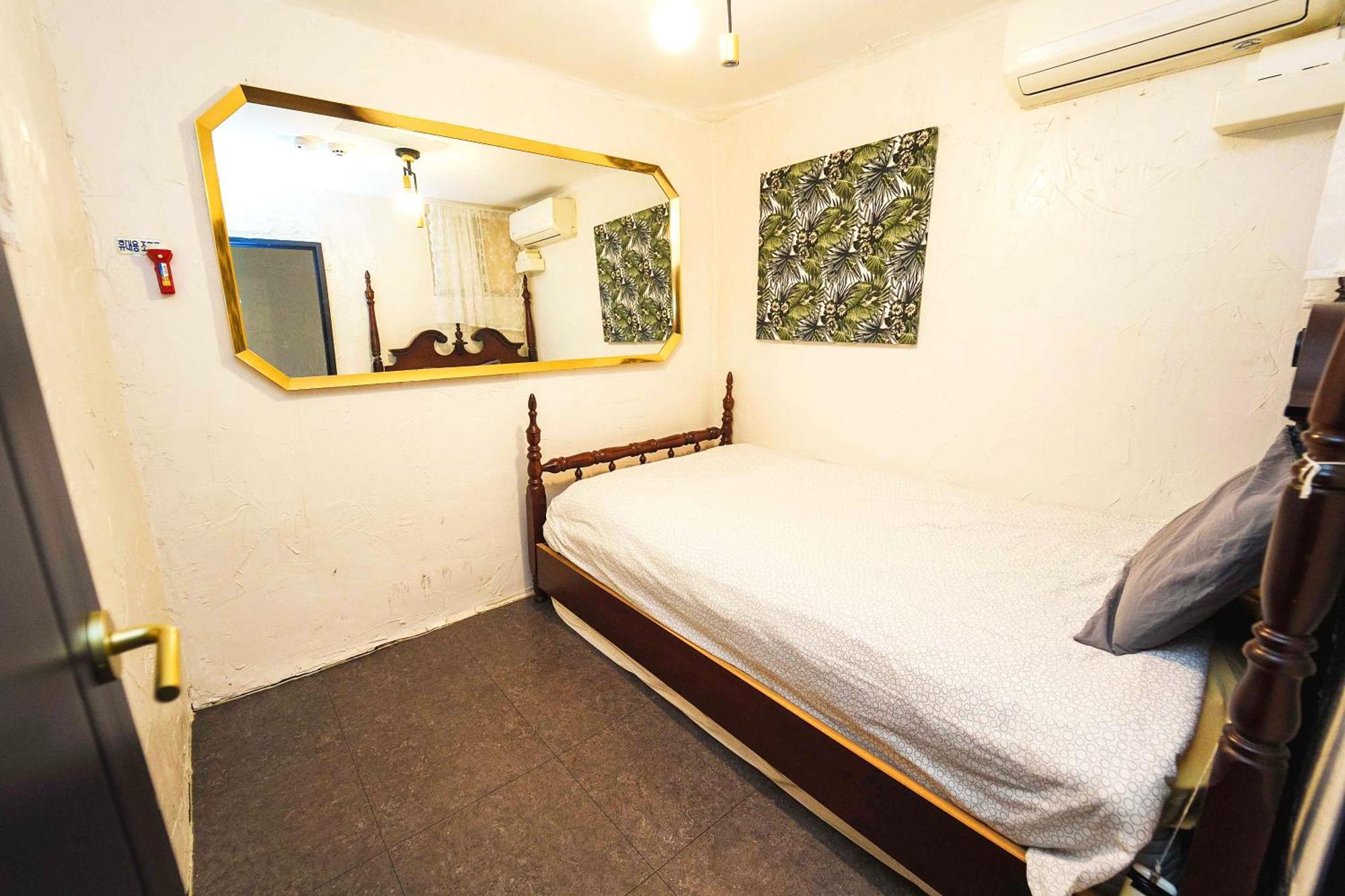 Gu & Anne House Sinchon *