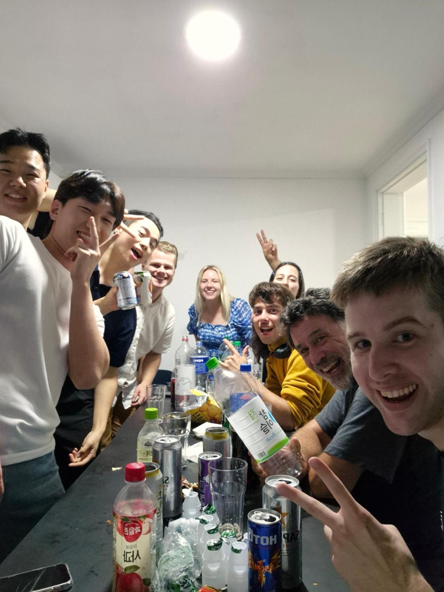 Ocean's - Foreigners Only Hostel Seoul
