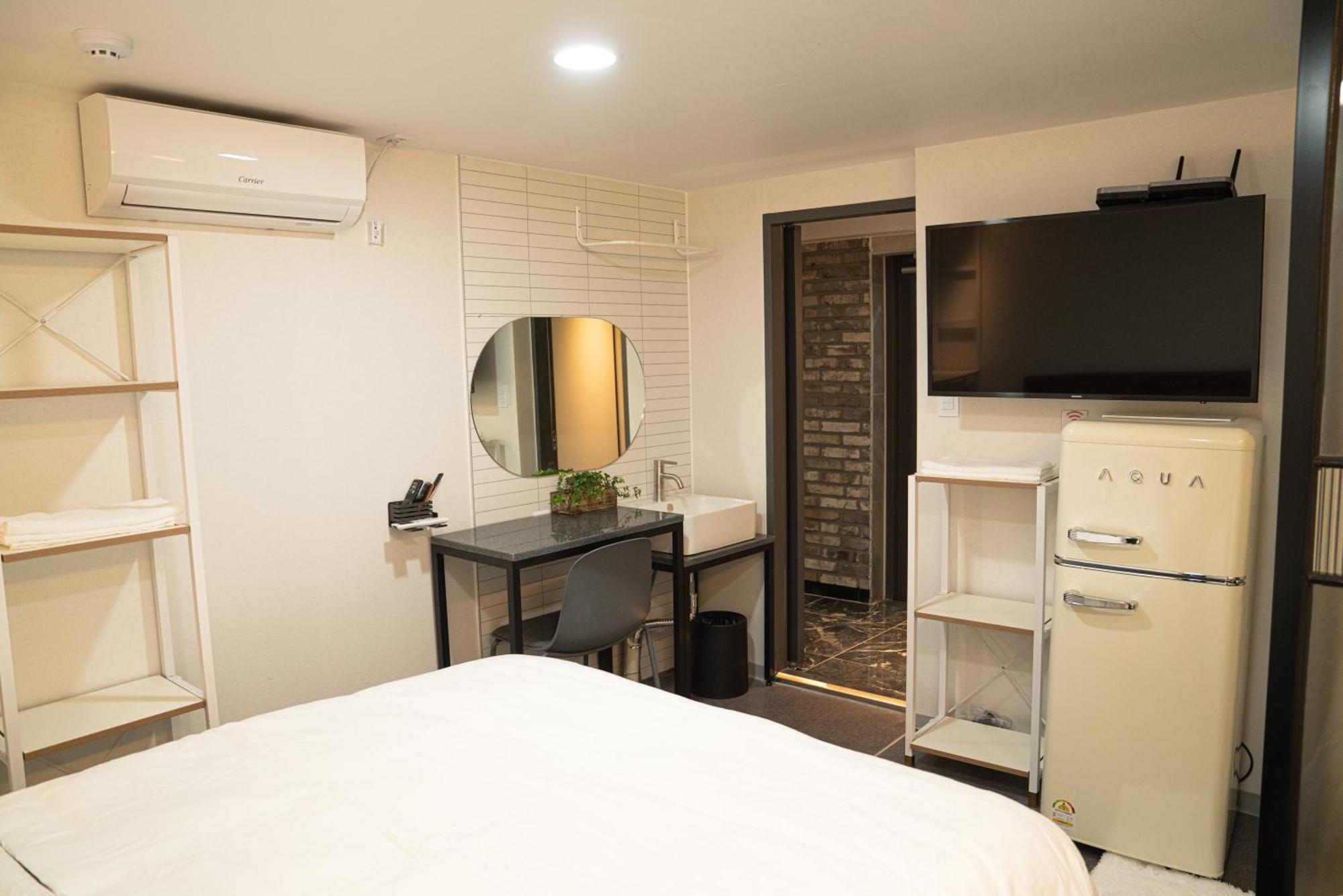 Apartment U Seoul
