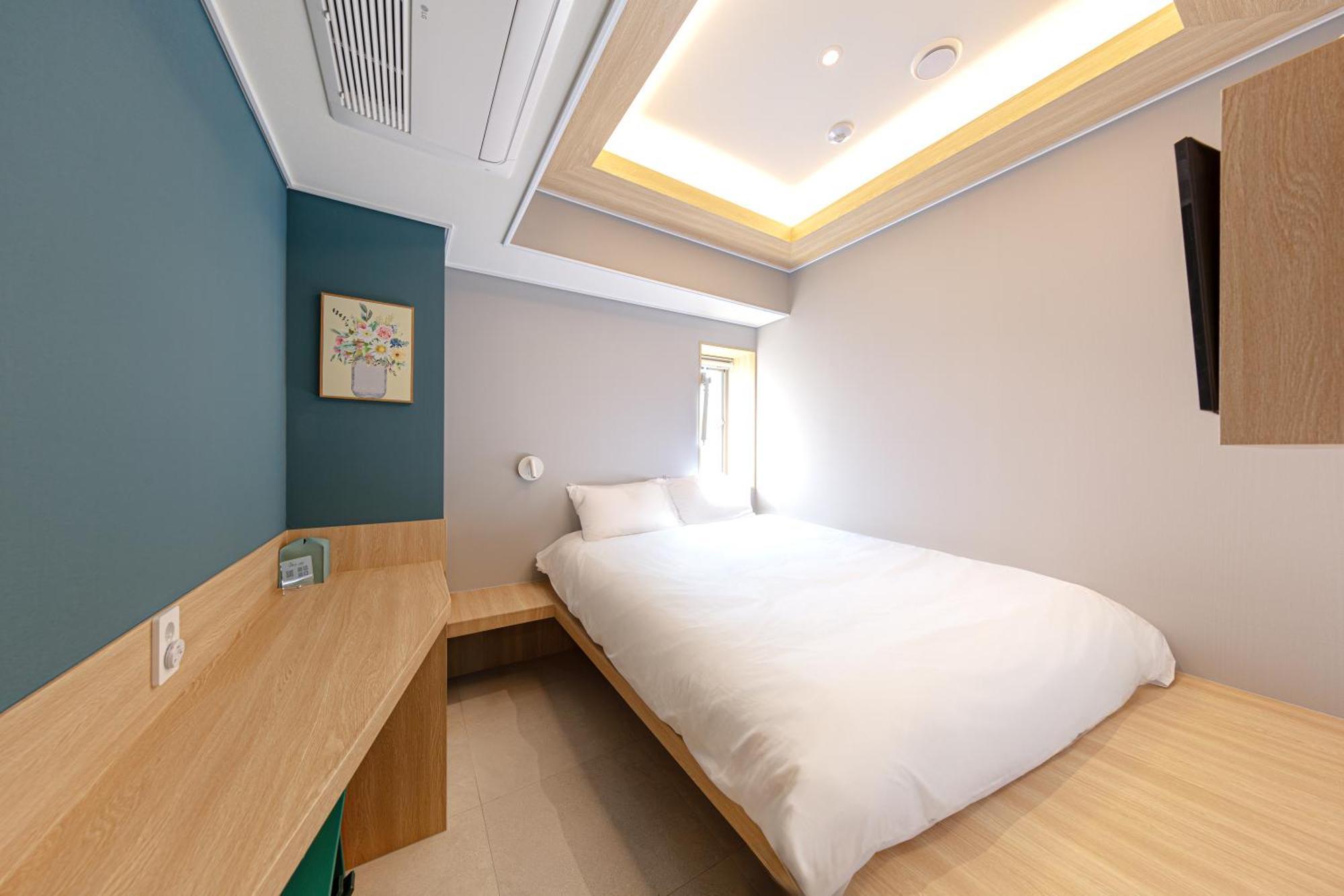 Uhoostay Myeongdong Hotel *