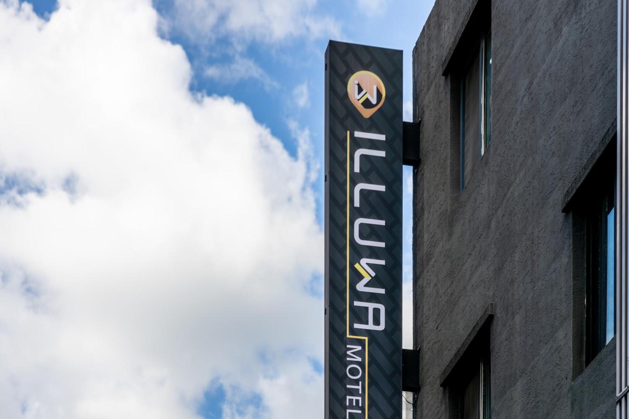 M Lluwa Motel