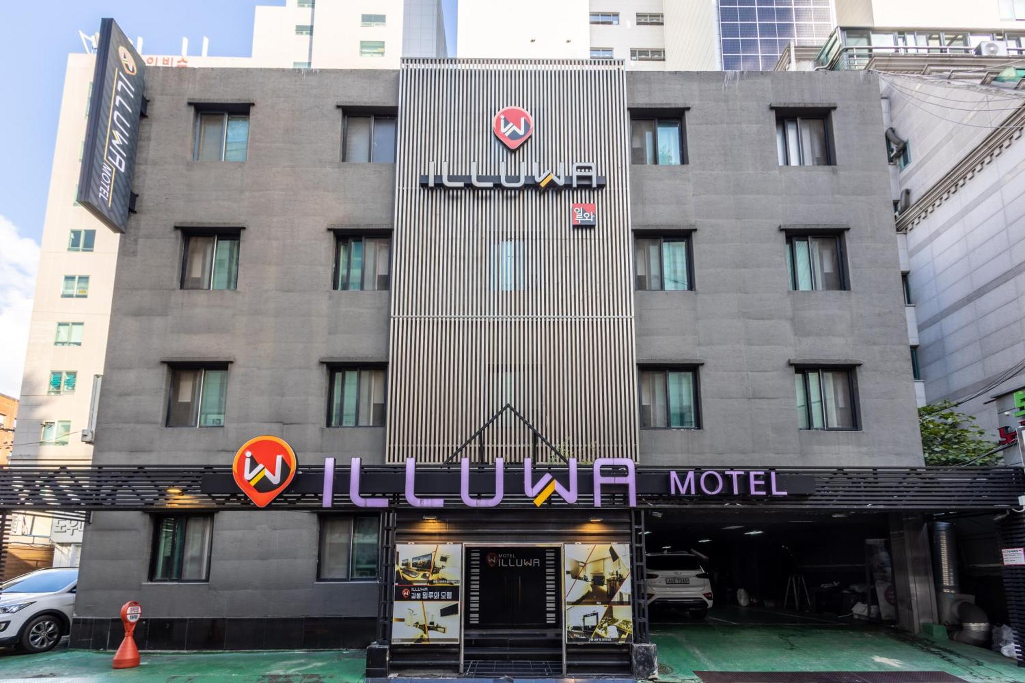 M Lluwa