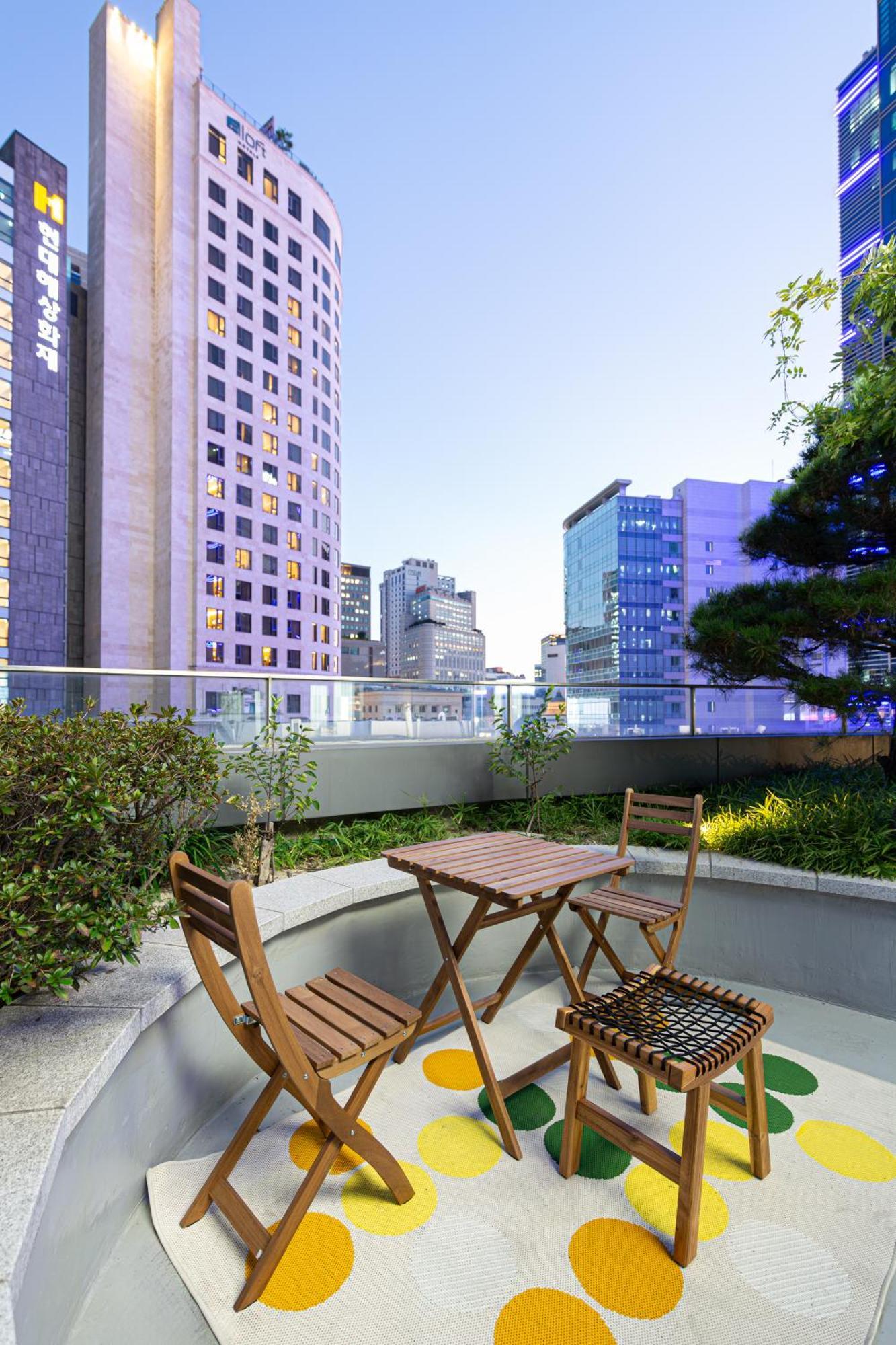 Uhoostay Myeongdong *