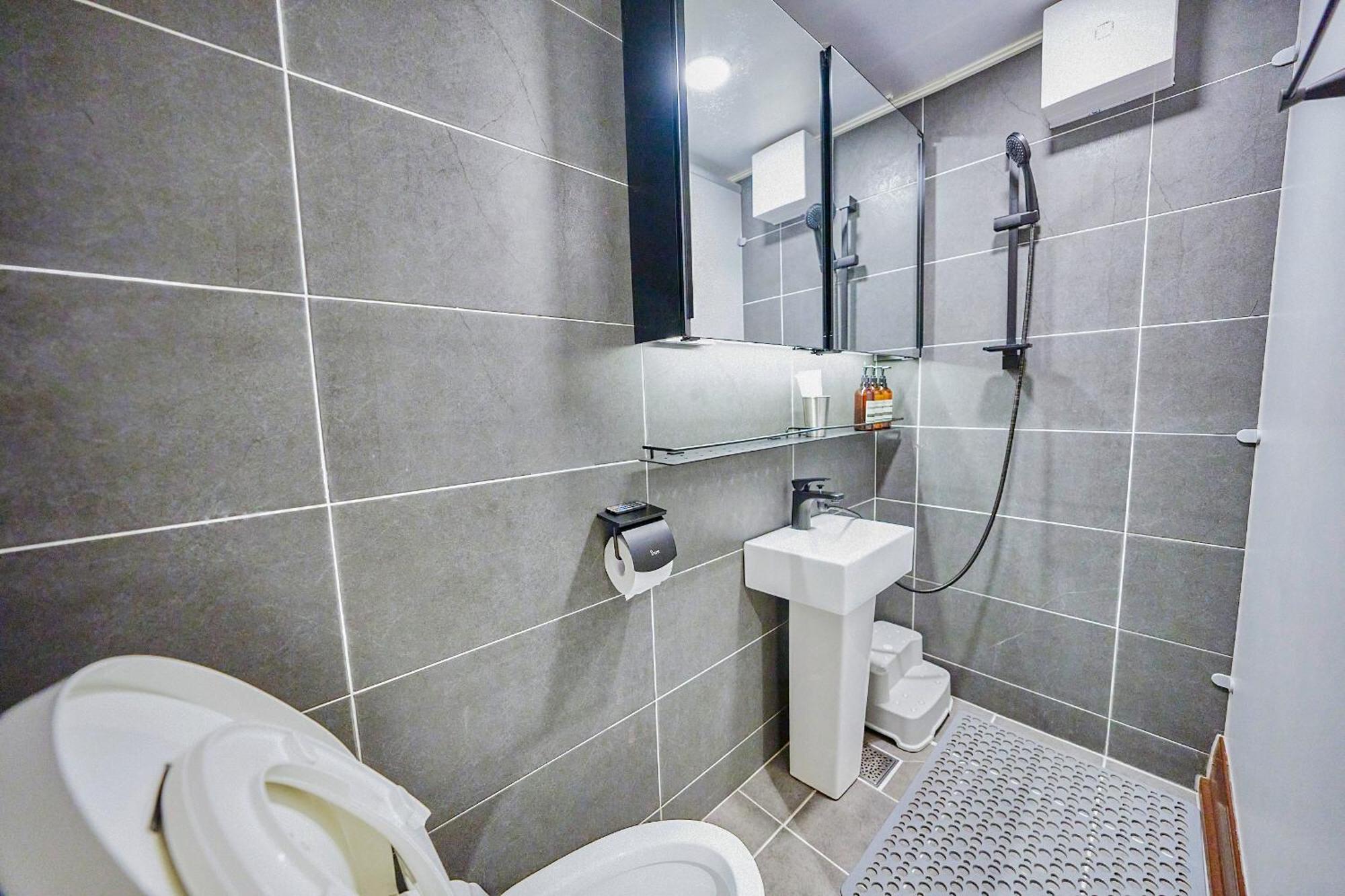 Jt Tailored Service 5min Walk From Hyehwa St Holiday home