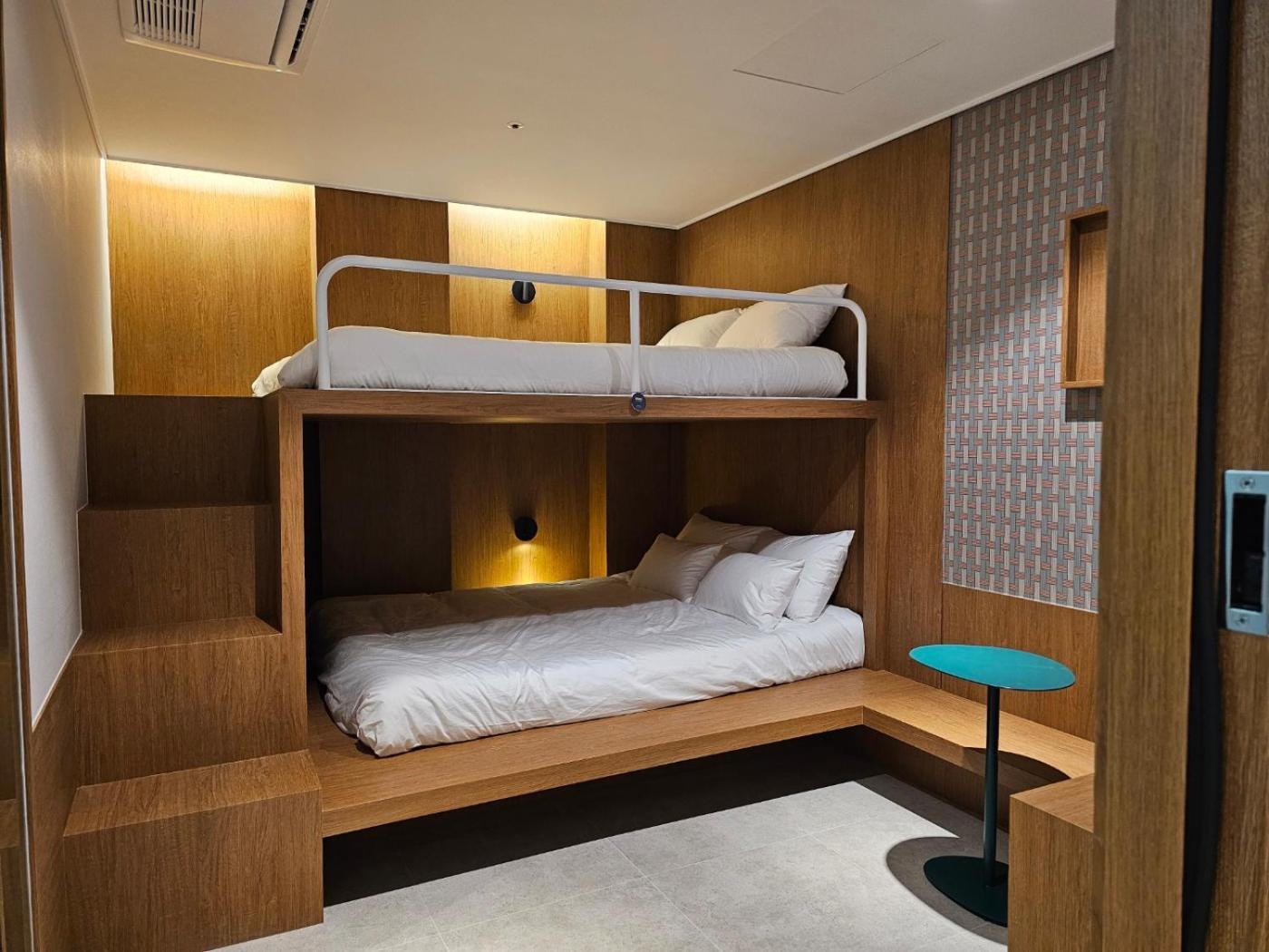 Hostel Huga