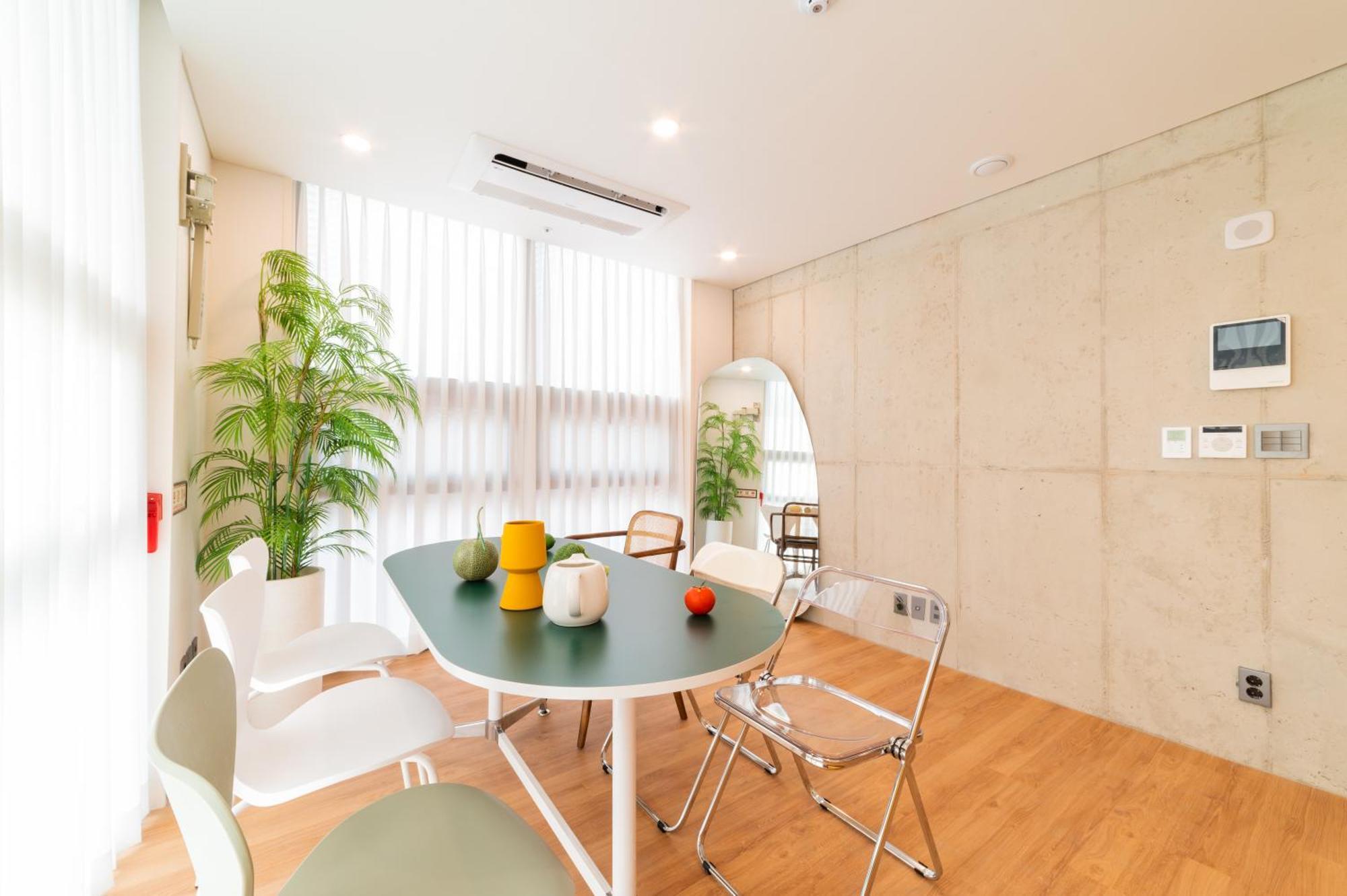 Wave Family #2 Apartment Seoul
