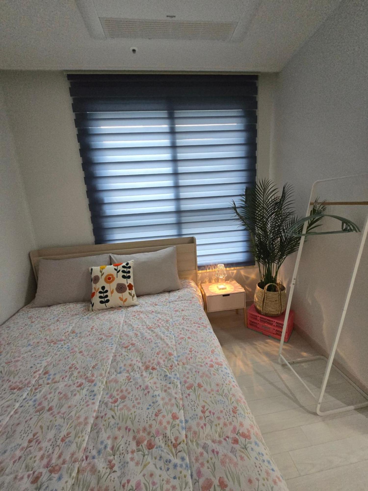 Apartment Gamseong House #gimpo Airport 10 Min #hwagok Station #netflix #beamprojet #niceview Seoul