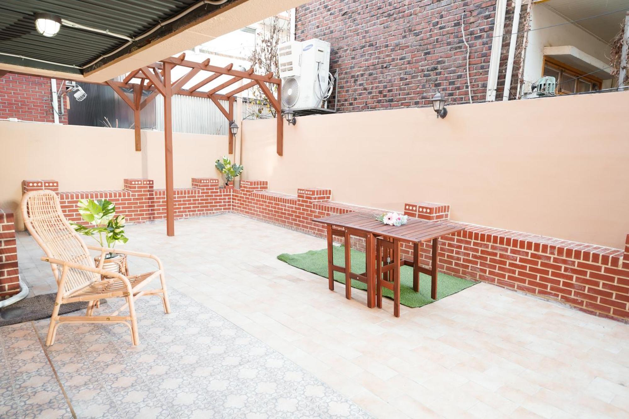 Apartment Romantic Rooftop House