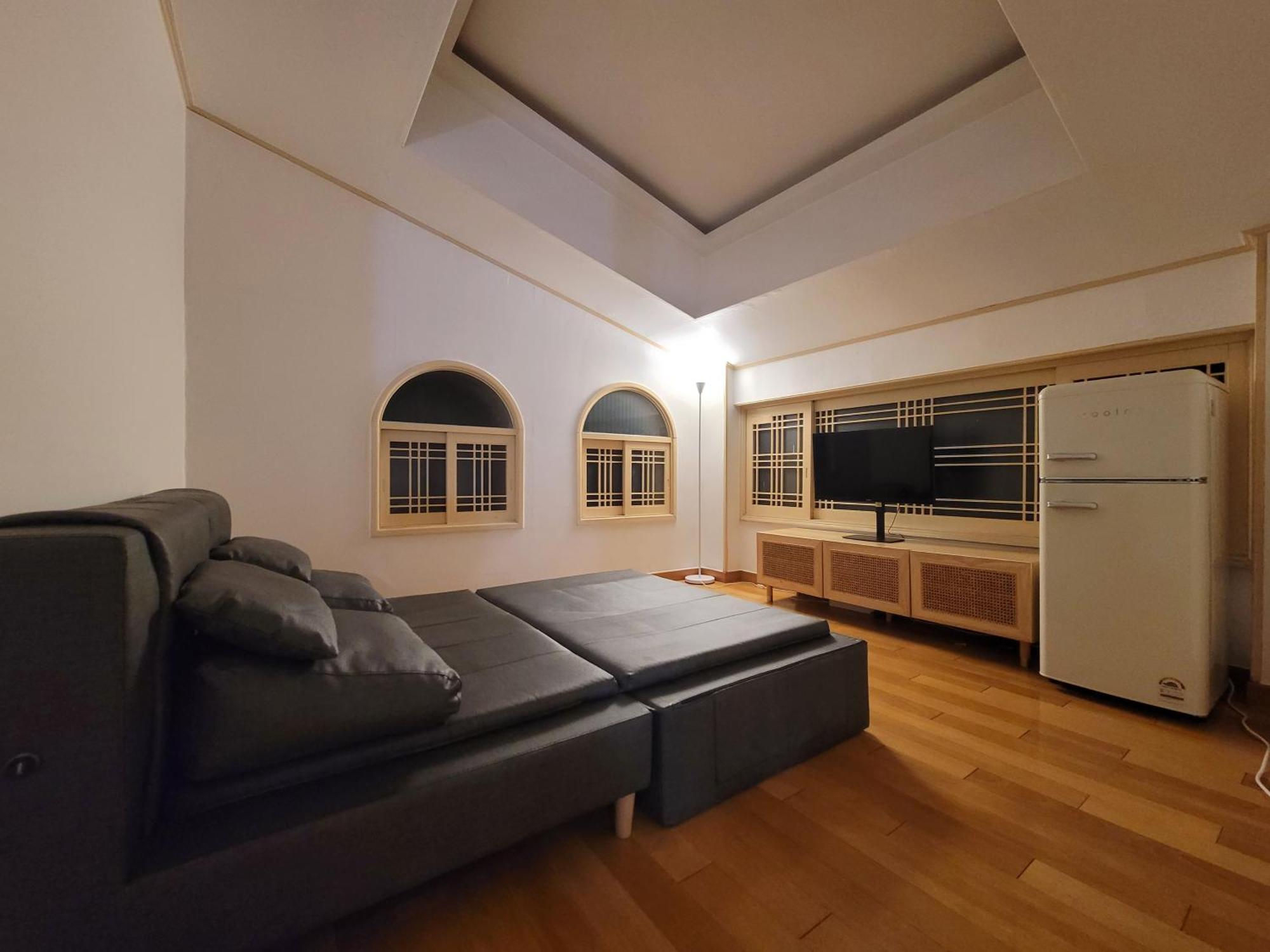A Comfortable Detached House In The Heart Of The Apartment Seoul