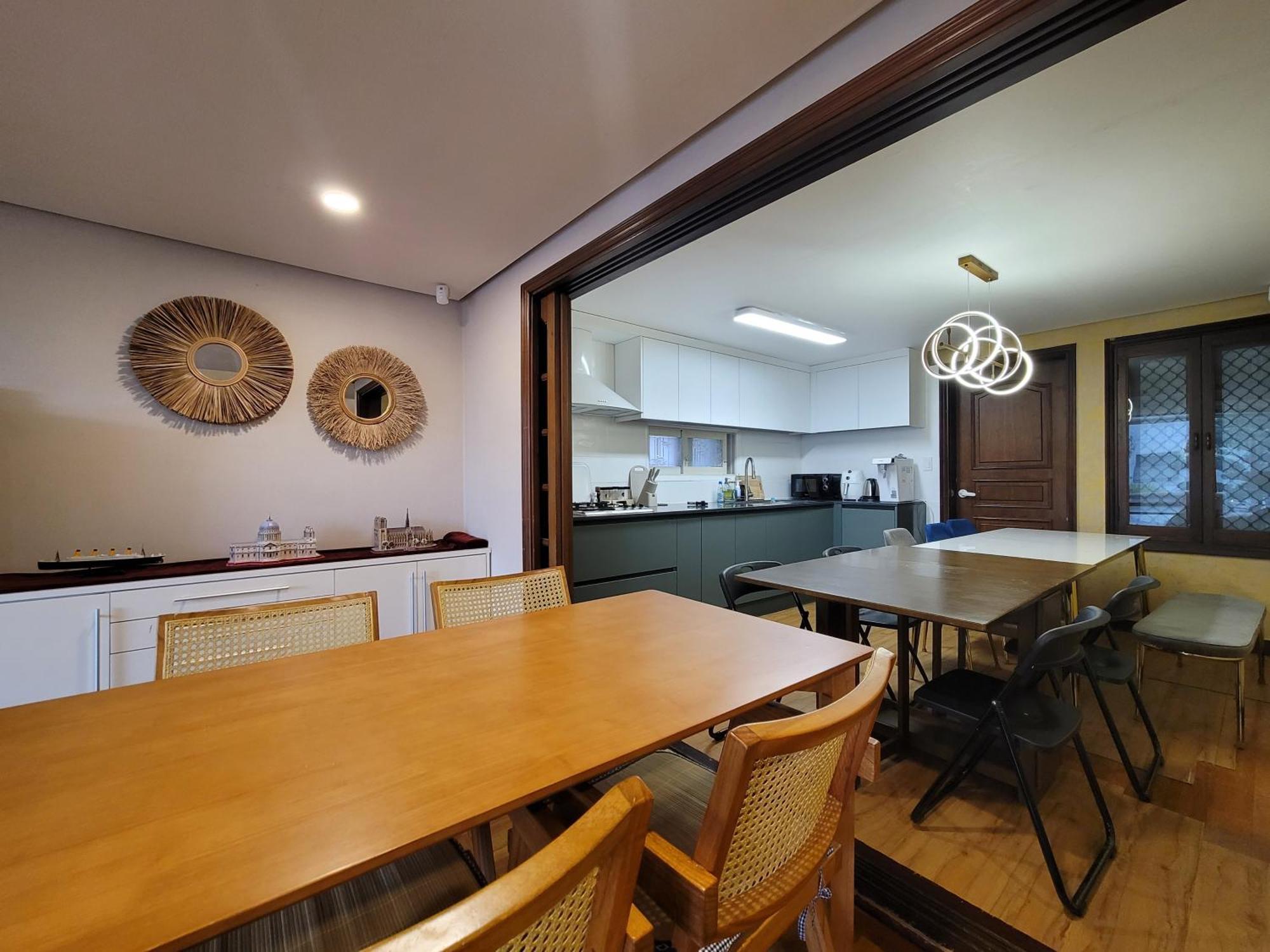 A Comfortable Detached House In The Heart Of The Seoul