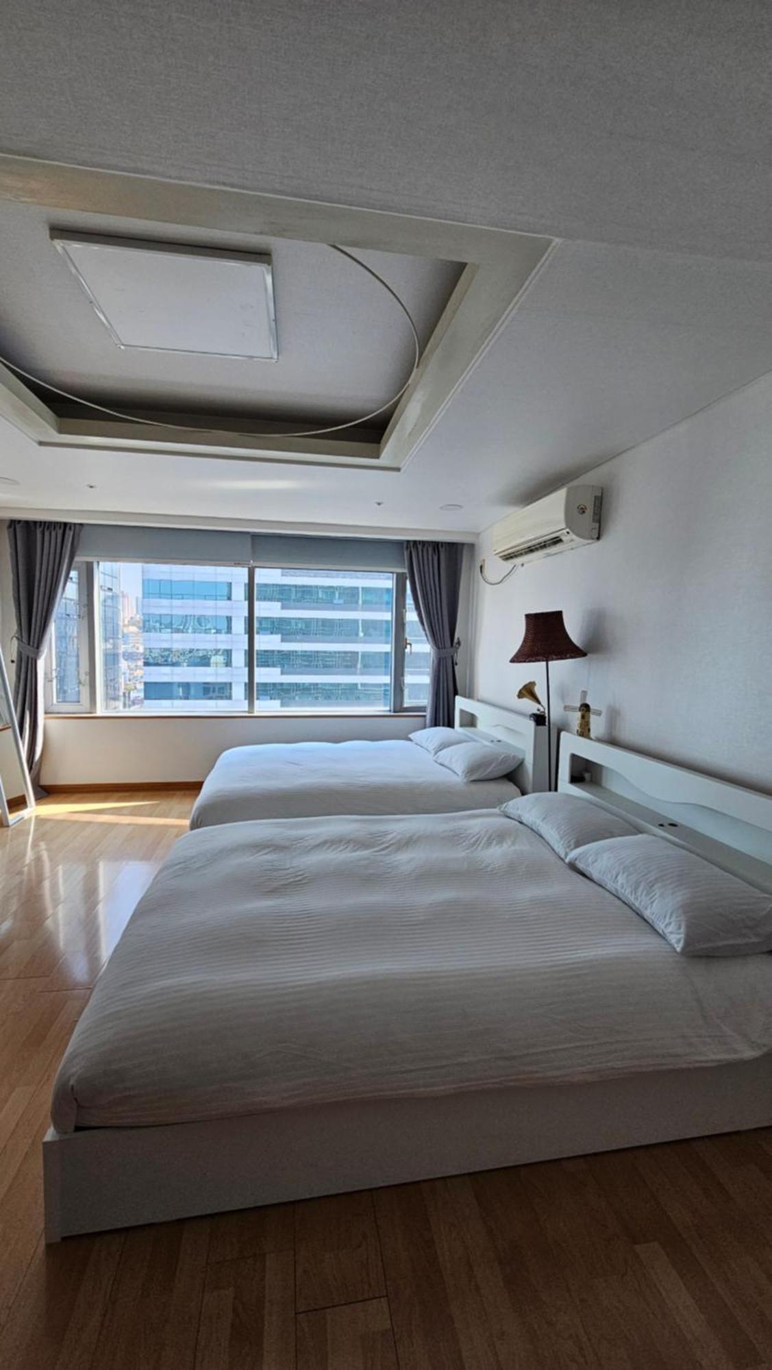 Hongdae Guesthouse3 1min From Hongik Uni Station Exit #1