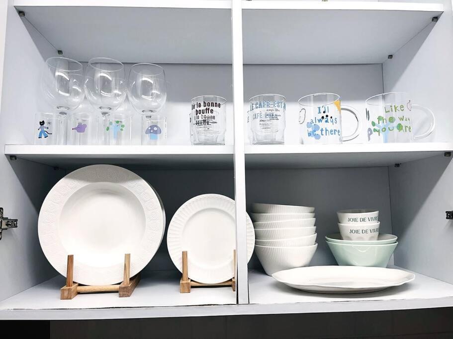 Clean & New - Songridan-gil, Seokchon Lake, Lotte World, Kspo Dome, Olympic Park, River, Asan Hospital, Coex * Seoul
