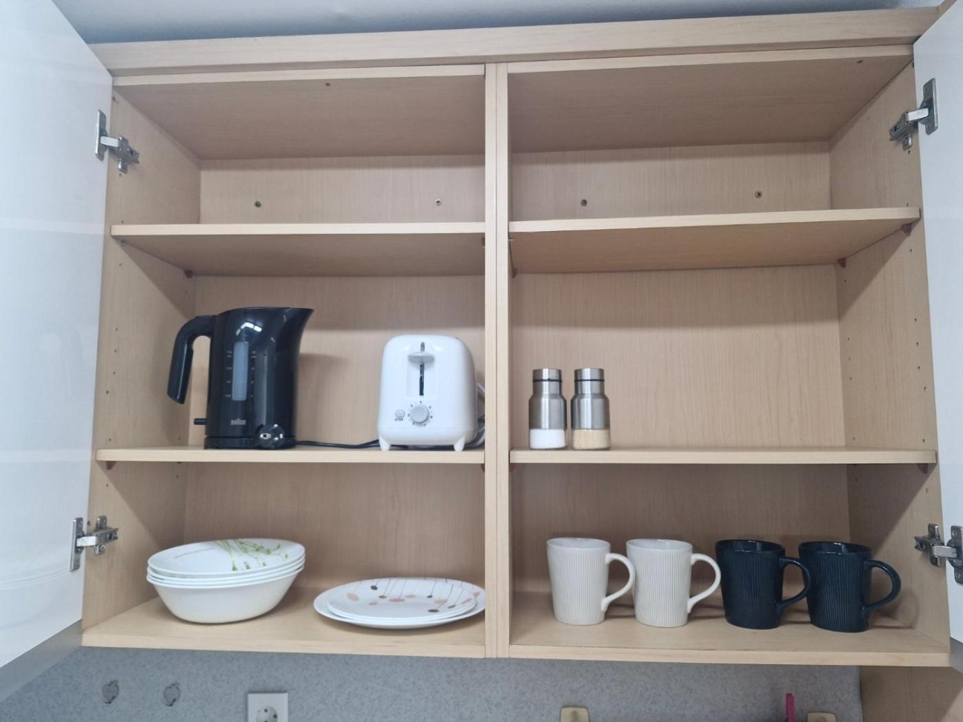 Apartment Hongdae 1min From Hongik Uni Station Exit #1