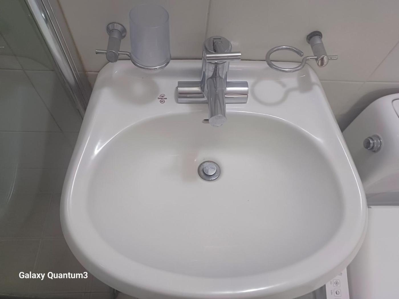 Hongdae Guesthouse2 1min From Hongik Uni Station Exit #1 Apartment